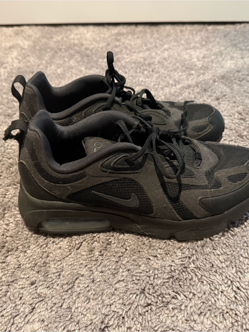 Nike Men’s All-Black Air Max 200